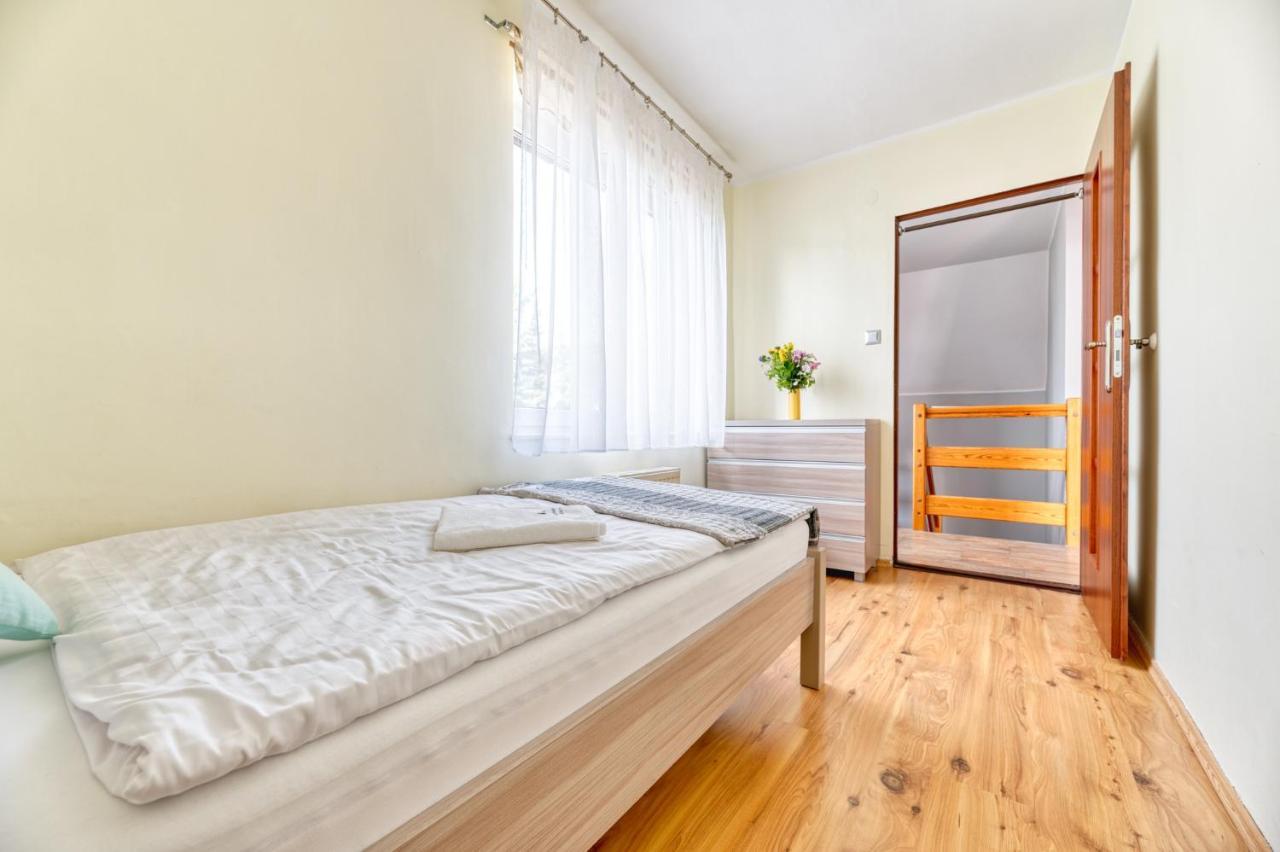 Apartament Arturro Z Ogrodkiem シクラルスカ・ポレンバ エクステリア 写真